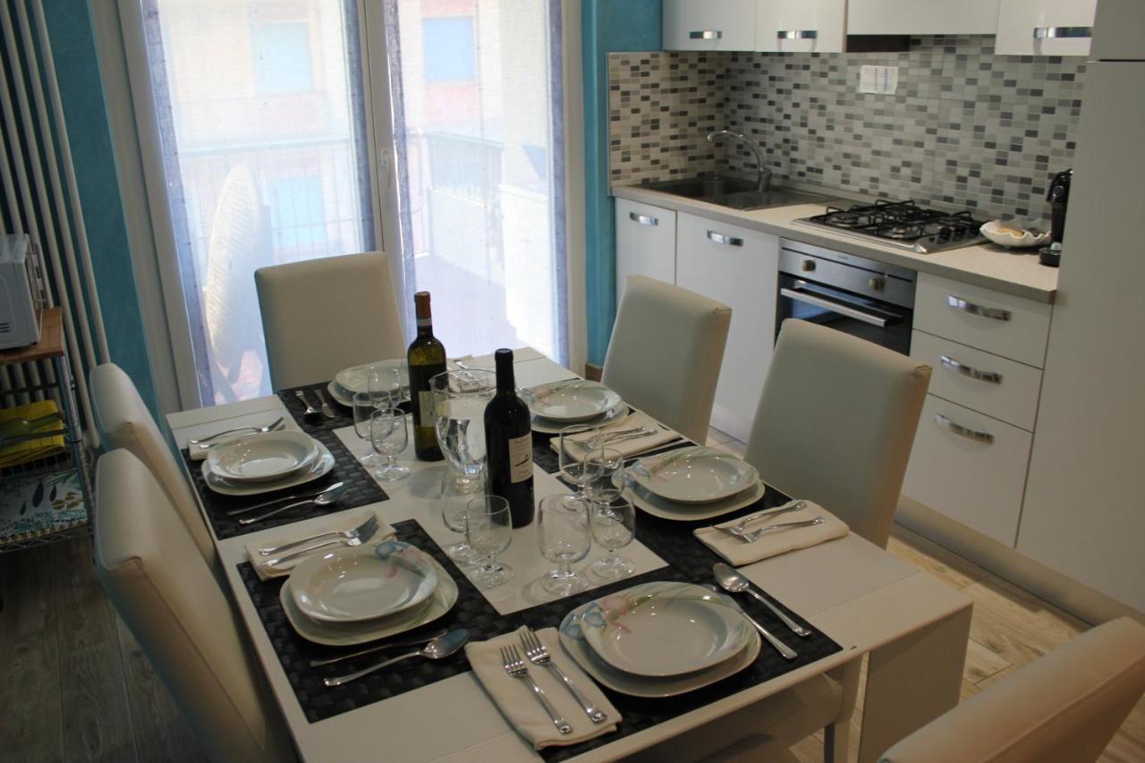 "Home Away From Home" Monterosso al Mare Esterno foto