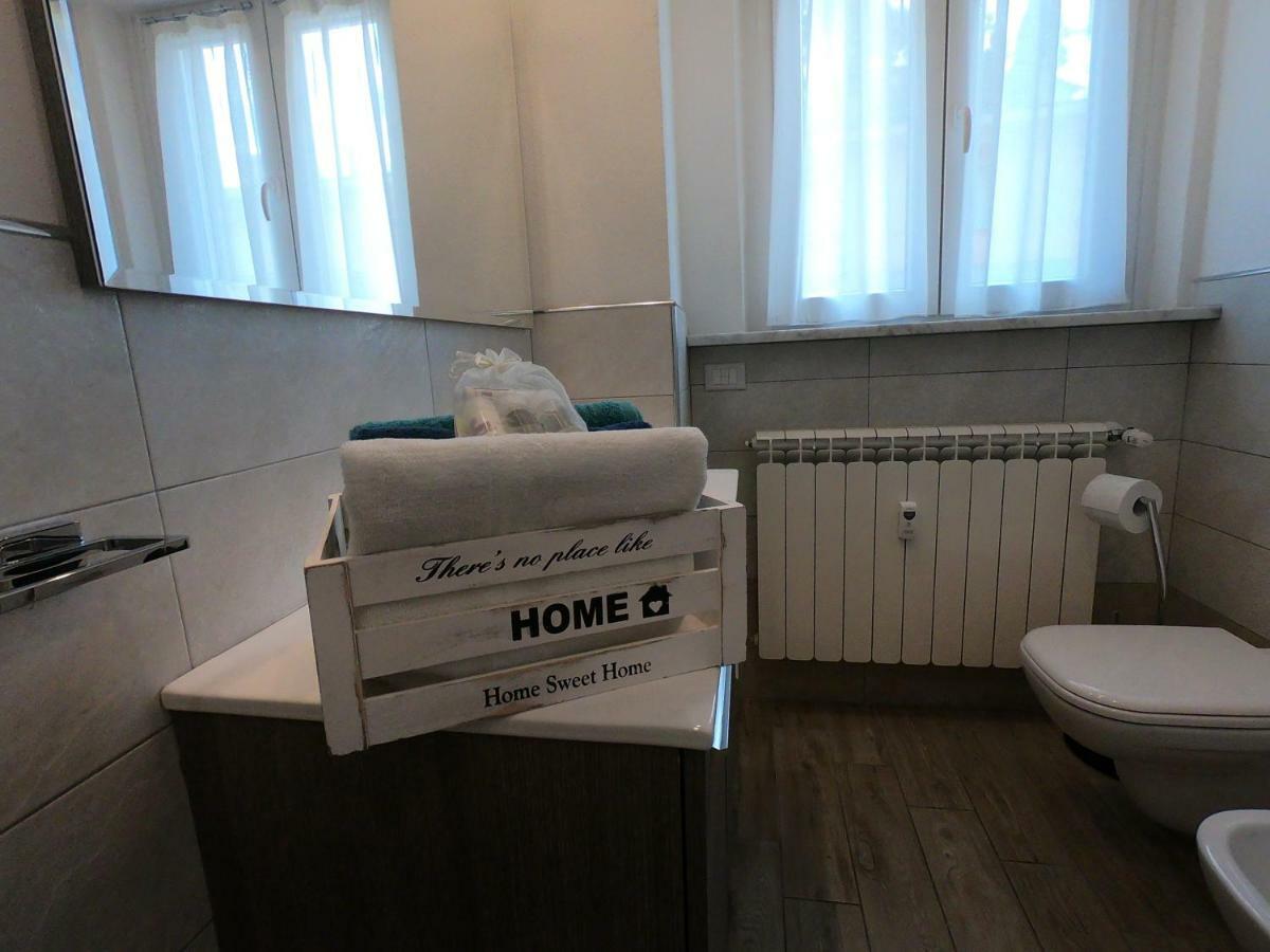 "Home Away From Home" Monterosso al Mare Esterno foto